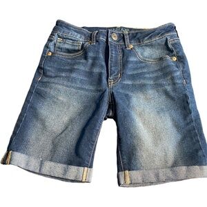 Aeropostale Jean Bermuda shorts. Size 4. Great condition!